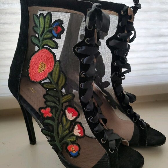 Chase + Chloe Mesh Embroidered Ankle Boots (Size 7) - Picture 2 of 3